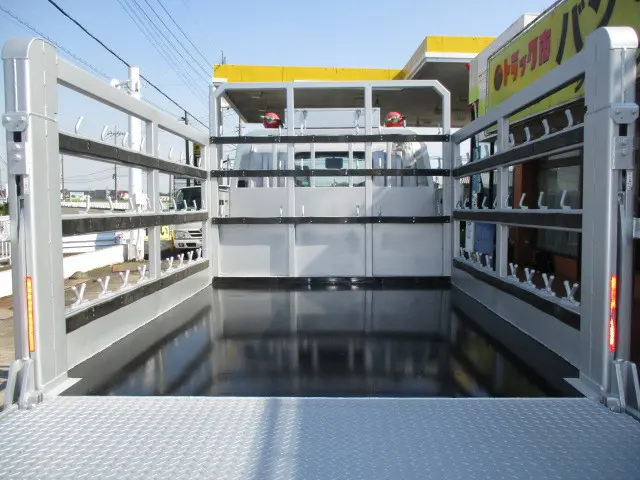 いすゞ エルフ TPG-NMR85R(2WD)の写真5