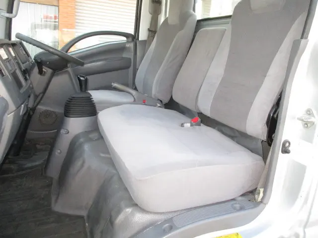 いすゞ エルフ TPG-NMR85R(2WD)の写真13