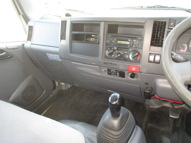 いすゞ エルフ TPG-NMR85R(2WD)の写真15
