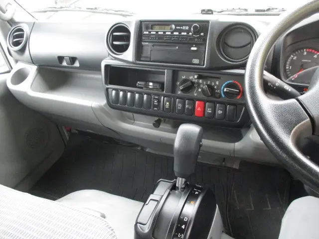 トヨタ ダイナ TKG-XZU605(2WD)の写真14