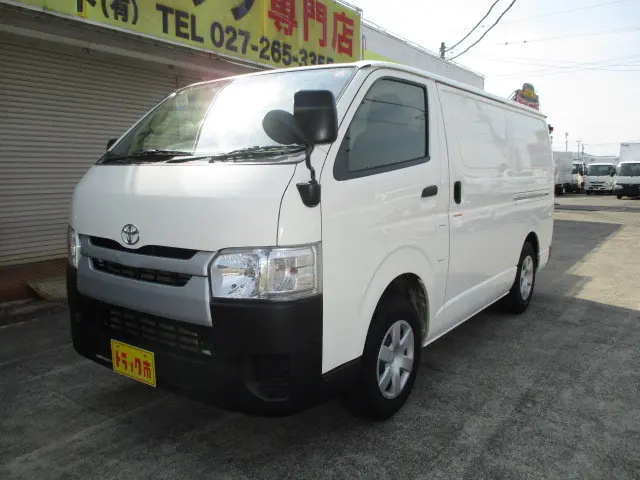 トヨタ ハイエースバン QDF-GDH206V(4WD)の写真1