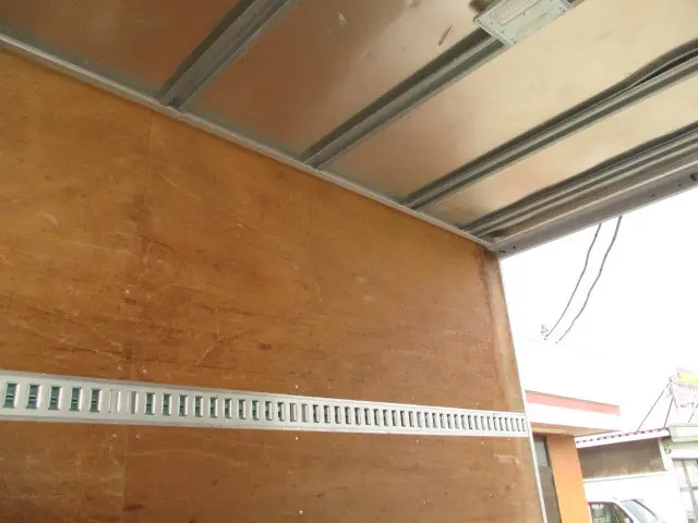 いすゞ エルフ TPG-NPR85AN(2WD)の写真7