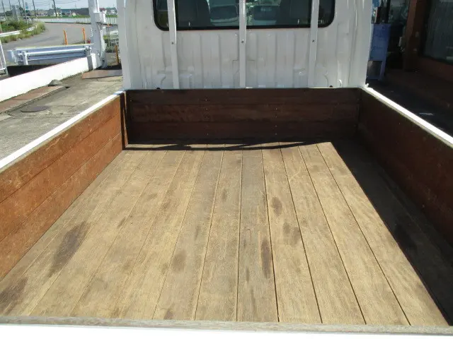 トヨタ トヨエース LDF-KDY281(4WD)の写真3