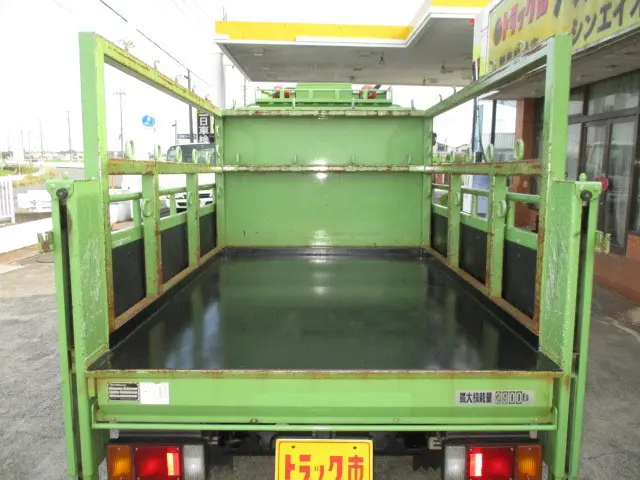 いすゞ エルフ TRG-NKR85A(2WD)の写真3