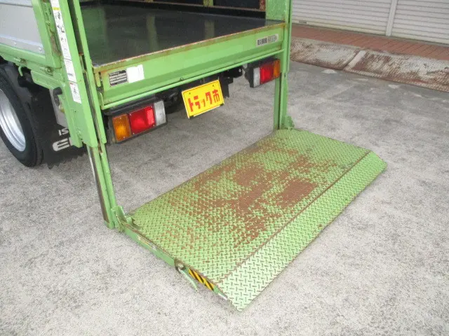 いすゞ エルフ TRG-NKR85A(2WD)の写真4