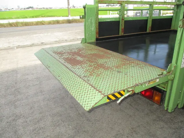 いすゞ エルフ TRG-NKR85A(2WD)の写真5