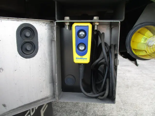 いすゞ エルフ TRG-NKR85A(2WD)の写真6