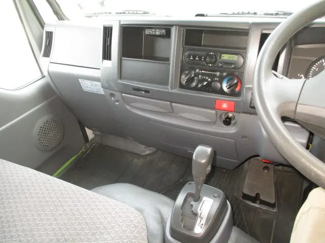 いすゞ エルフ TRG-NKR85A(2WD)の写真19