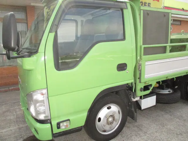 いすゞ エルフ TRG-NKR85A(2WD)の写真40