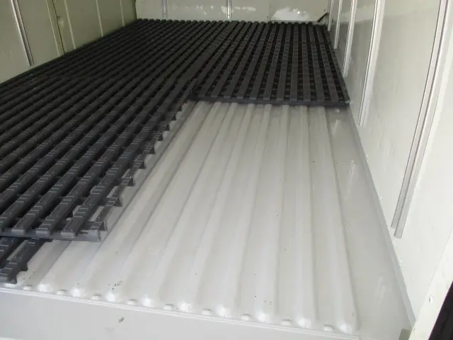 トヨタ ハイエースバン CBF-TRH200V(2WD)の写真4