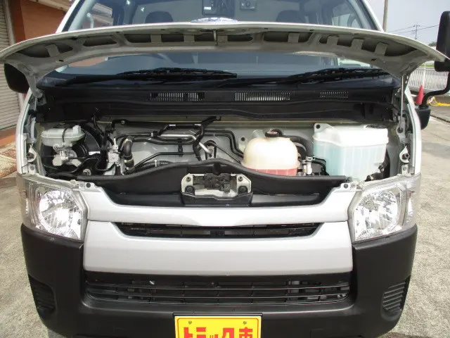 トヨタ ハイエースバン CBF-TRH200V(2WD)の写真10