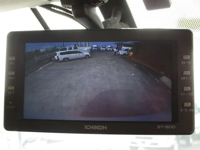 トヨタ ハイエースバン CBF-TRH200V(2WD)の写真16