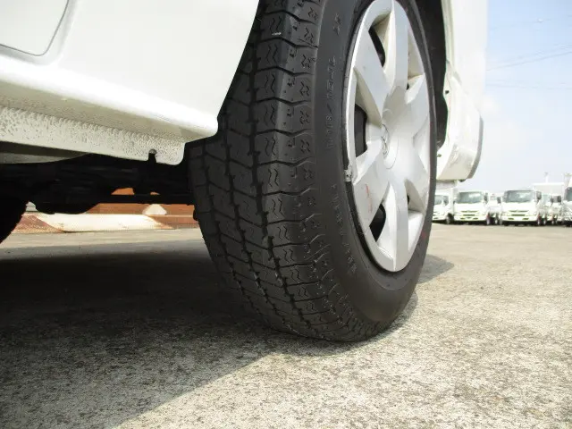 トヨタ ハイエースバン CBF-TRH200V(2WD)の写真19