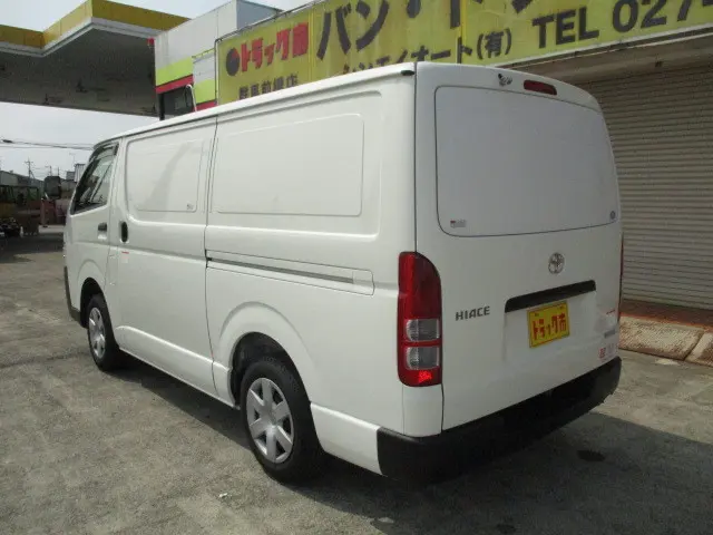 トヨタ ハイエースバン CBF-TRH200V(2WD)の写真28