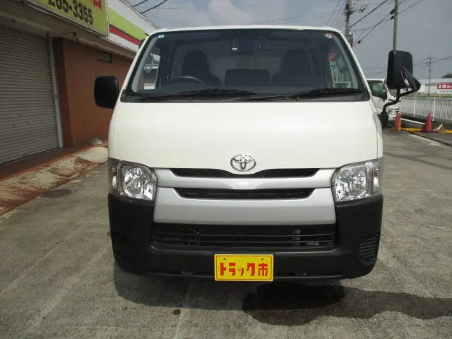 トヨタ ハイエースバン CBF-TRH200V(2WD)の写真30