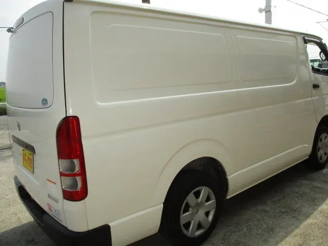 トヨタ ハイエースバン CBF-TRH200V(2WD)の写真32
