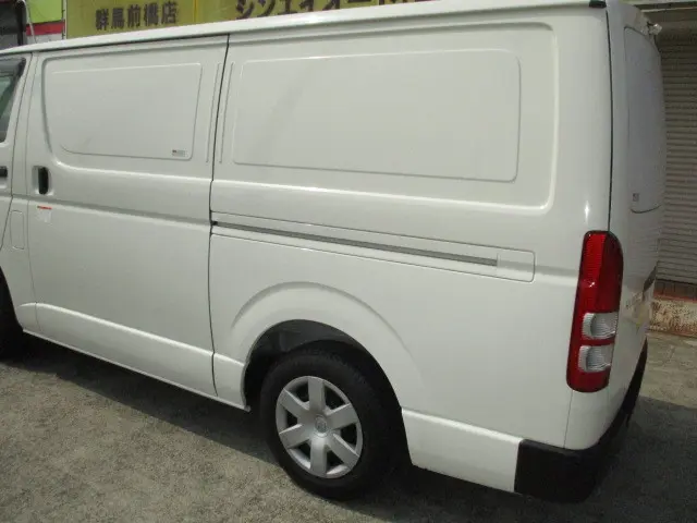 トヨタ ハイエースバン CBF-TRH200V(2WD)の写真33