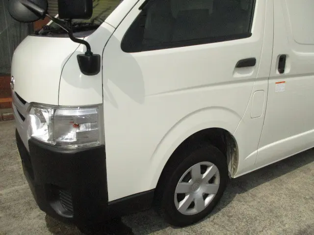 トヨタ ハイエースバン CBF-TRH200V(2WD)の写真34