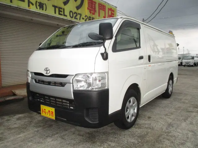 トヨタ ハイエースバン QDF-KDH201V(2WD)の写真1