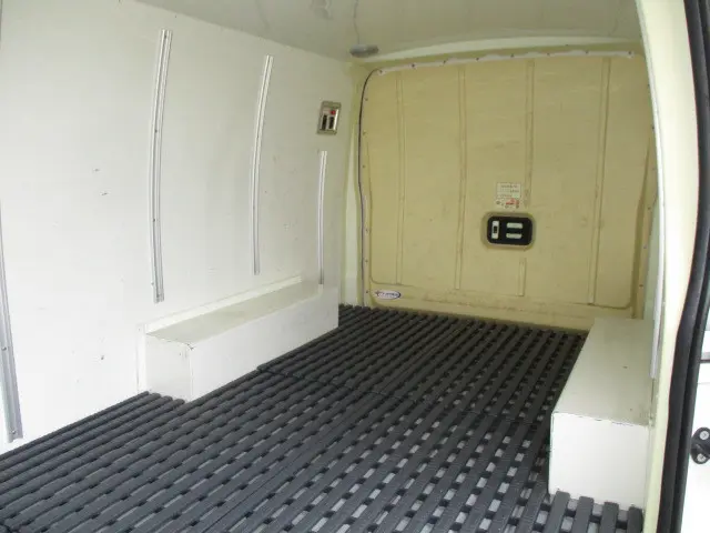 トヨタ ハイエースバン QDF-KDH201V(2WD)の写真6