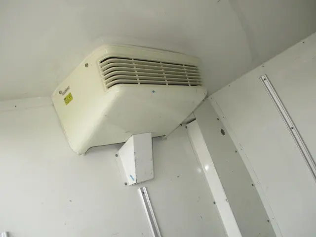 トヨタ ハイエースバン QDF-KDH201V(2WD)の写真7