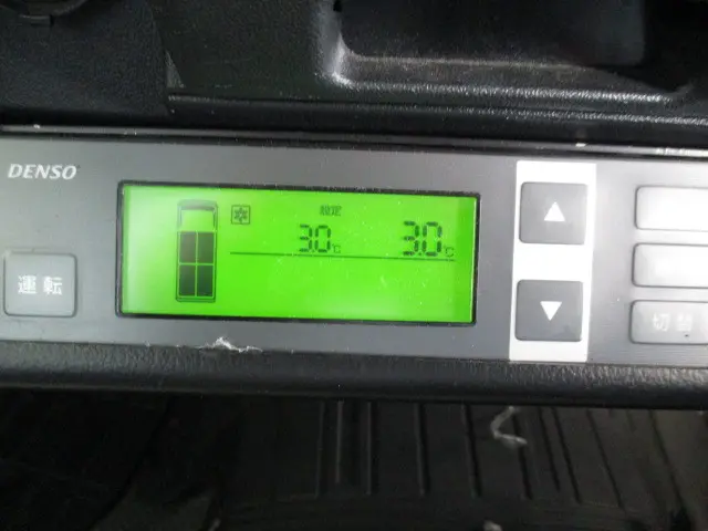 トヨタ ハイエースバン QDF-KDH201V(2WD)の写真8