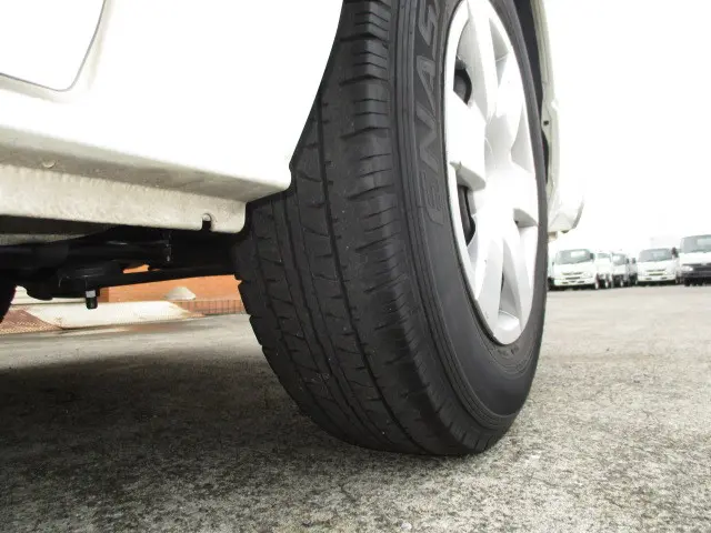 トヨタ ハイエースバン QDF-KDH201V(2WD)の写真16