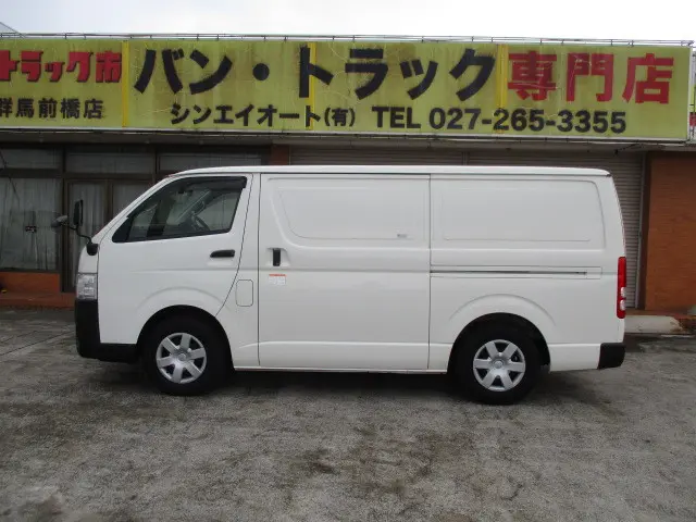 トヨタ ハイエースバン QDF-KDH201V(2WD)の写真30