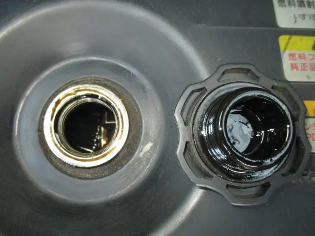 いすゞ エルフ BKG-NJR85AD(2WD)の写真8