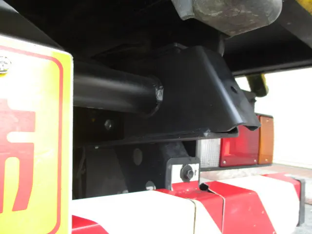 いすゞ エルフ BKG-NJR85AD(2WD)の写真24