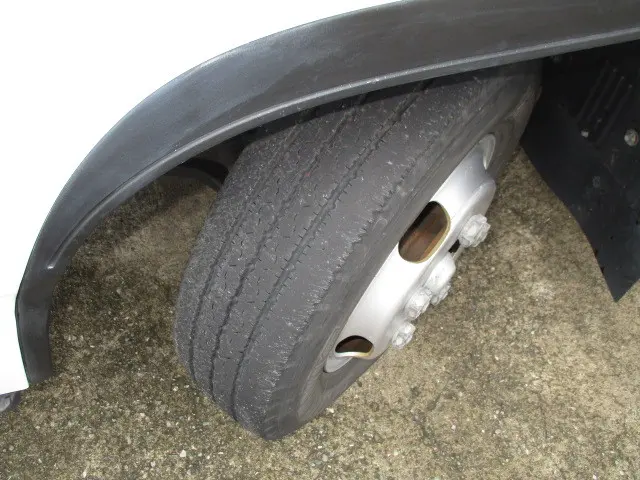 いすゞ エルフ TRG-NHR85AN(2WD)の写真22