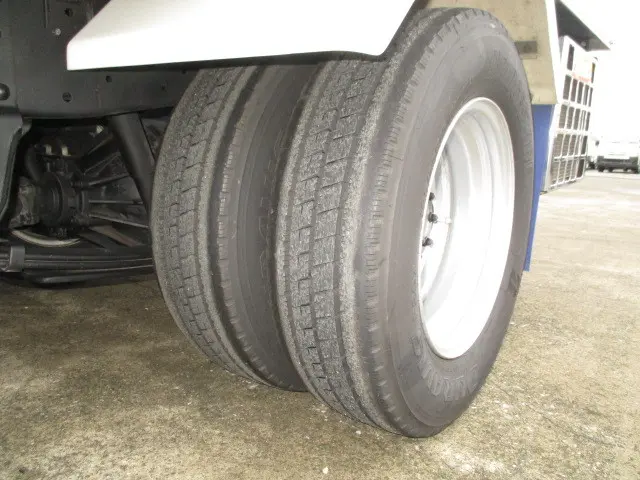 いすゞ エルフ TRG-NHR85AN(2WD)の写真23