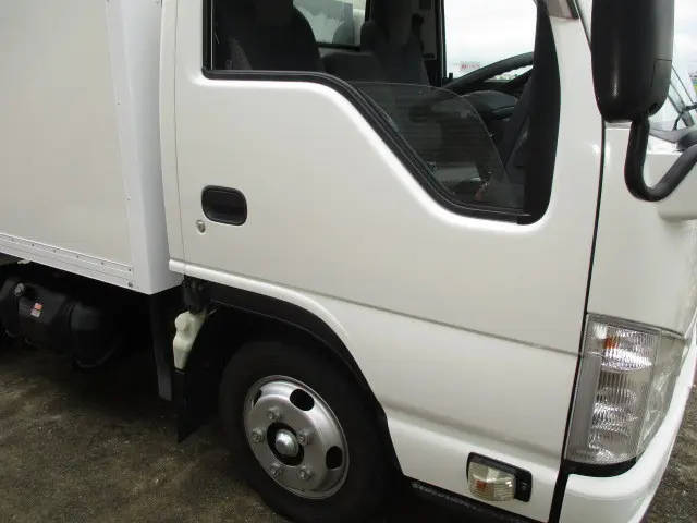 いすゞ エルフ TRG-NHR85AN(2WD)の写真41