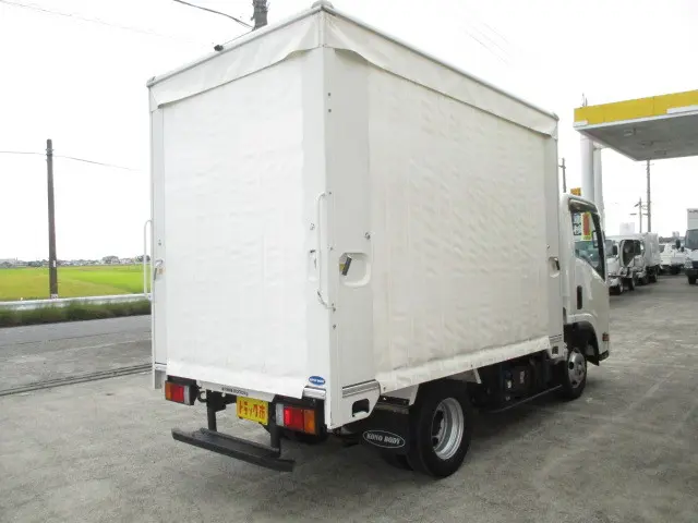 いすゞ エルフ 2RG-NLR88AN(2WD)の写真2