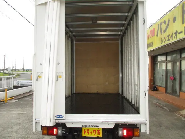 いすゞ エルフ 2RG-NLR88AN(2WD)の写真3