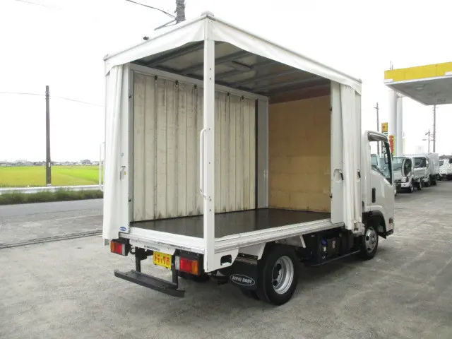 いすゞ エルフ 2RG-NLR88AN(2WD)の写真4