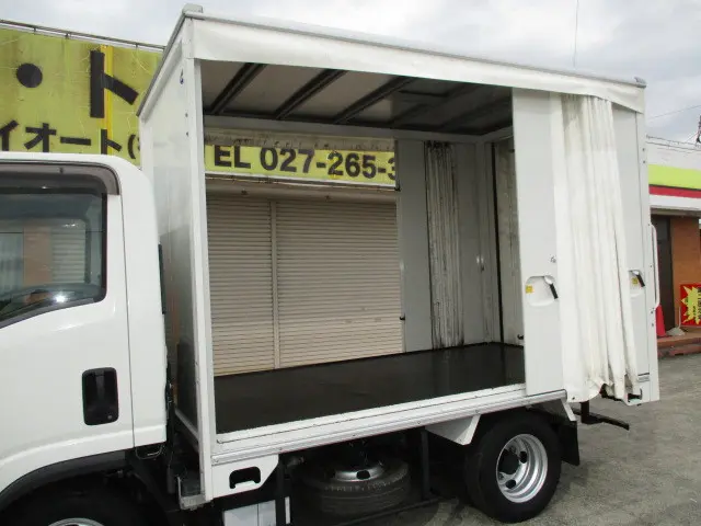 いすゞ エルフ 2RG-NLR88AN(2WD)の写真6