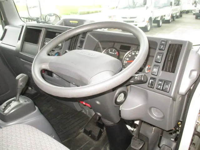 いすゞ エルフ 2RG-NLR88AN(2WD)の写真13