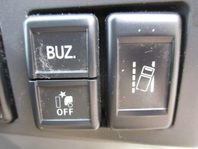 いすゞ エルフ 2RG-NLR88AN(2WD)の写真16