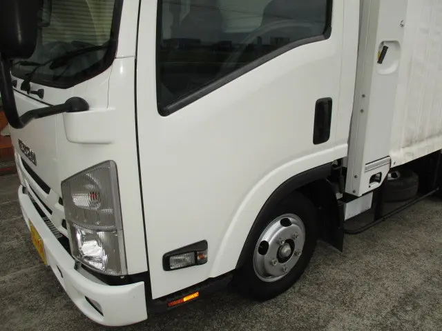 いすゞ エルフ 2RG-NLR88AN(2WD)の写真39