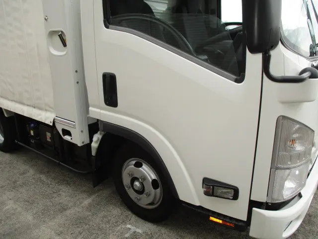 いすゞ エルフ 2RG-NLR88AN(2WD)の写真40