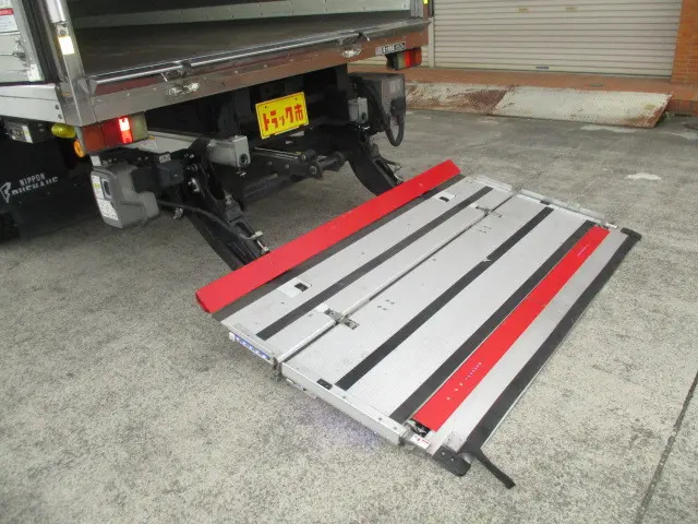 いすゞ エルフ TPG-NPR85YN(2WD)の写真3