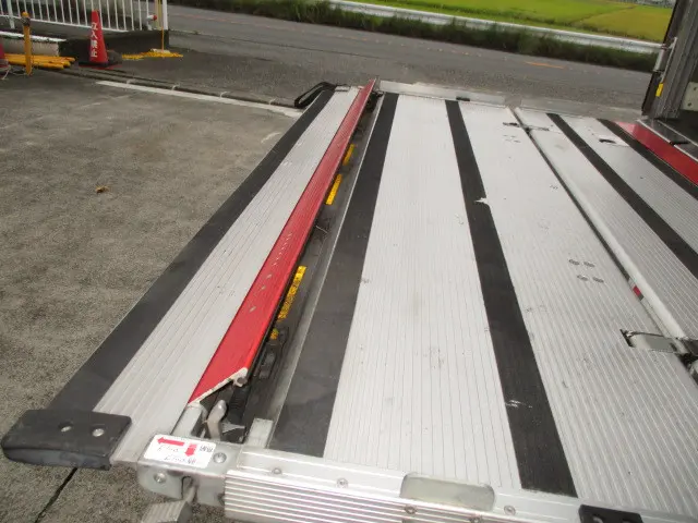 いすゞ エルフ TPG-NPR85YN(2WD)の写真5