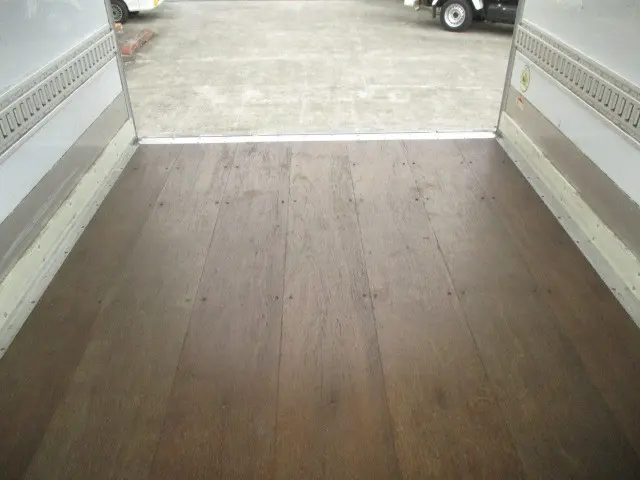 いすゞ エルフ TPG-NPR85YN(2WD)の写真15