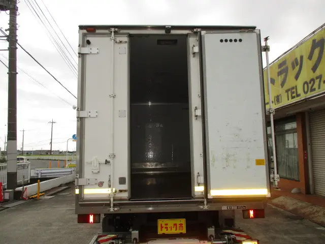 いすゞ エルフ TPG-NPR85YN(2WD)の写真18