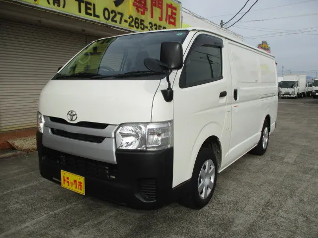 トヨタ ハイエースバン QDF-GDH201V(2WD)の写真1