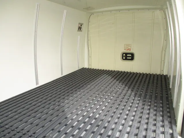 トヨタ ハイエースバン QDF-GDH201V(2WD)の写真6