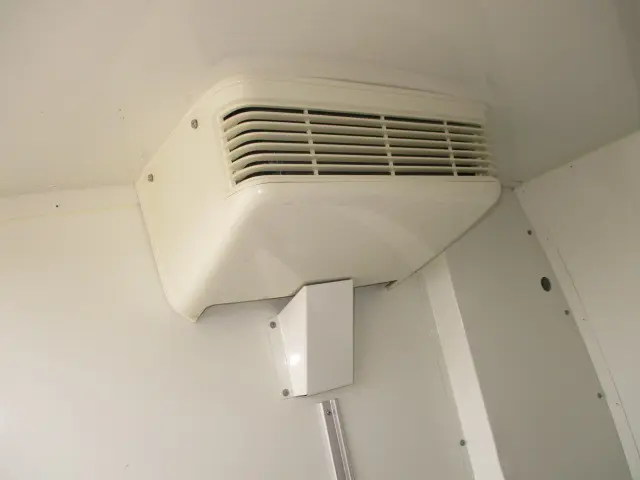 トヨタ ハイエースバン QDF-GDH201V(2WD)の写真7