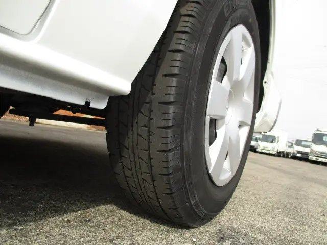 トヨタ ハイエースバン QDF-GDH201V(2WD)の写真21