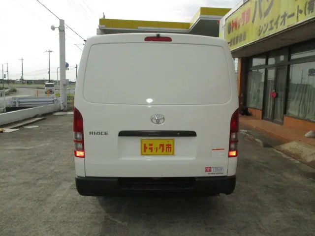 トヨタ ハイエースバン QDF-GDH201V(2WD)の写真32